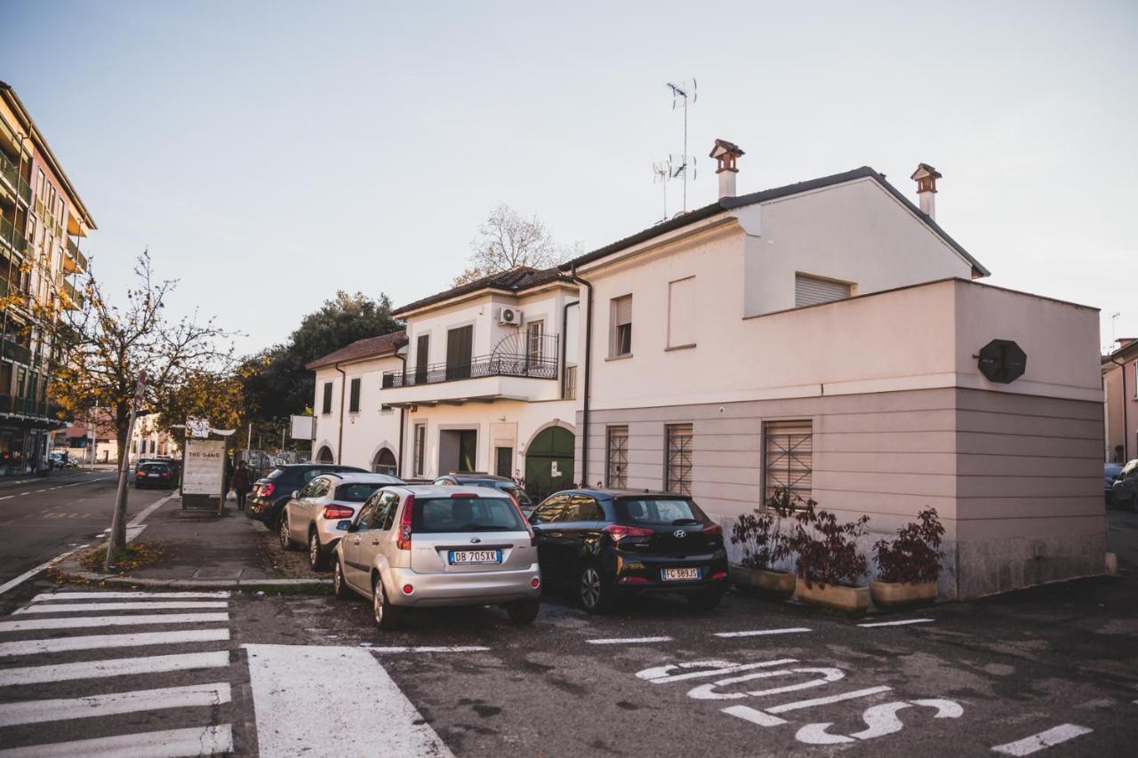 Grey House Pavia Con Box Privato Apartment Bagian luar foto