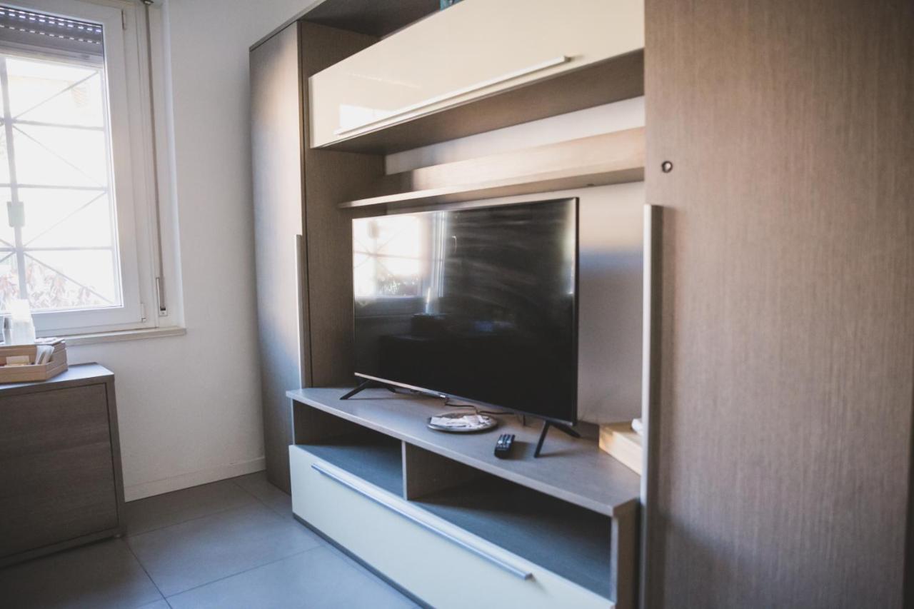 Grey House Pavia Con Box Privato Apartment Bagian luar foto